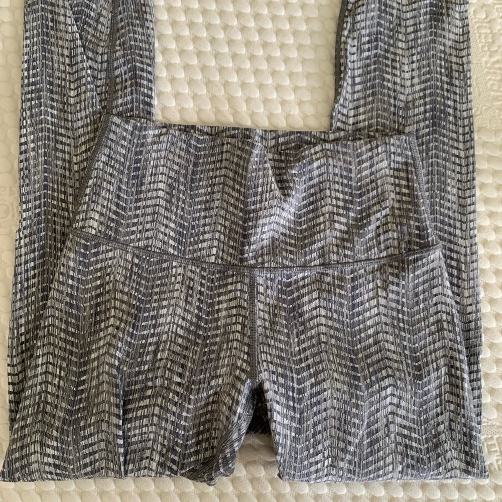 MOVING SALE!! Lululemon Wunder Under Leggings